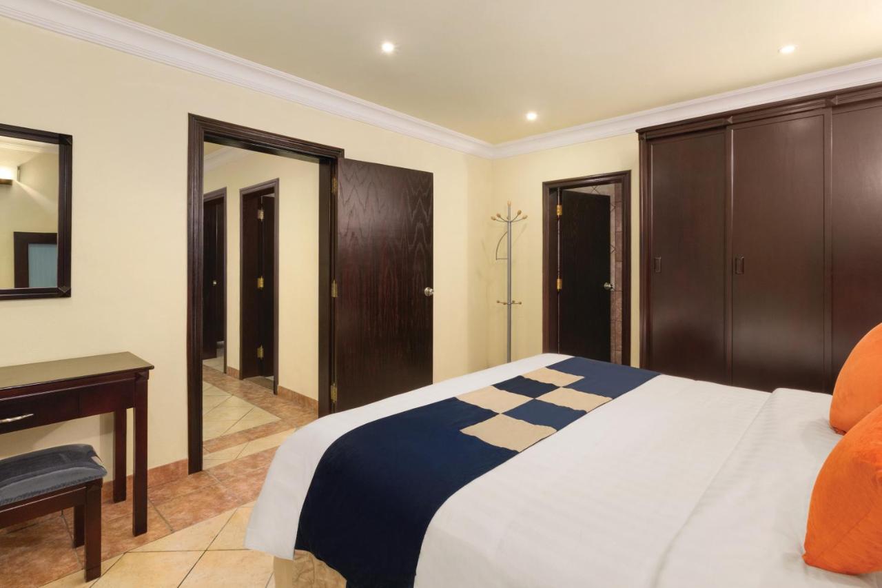 Duplex Room One King Two Twin Beds Sea View or Non-Smoking,1330163417:JPEG